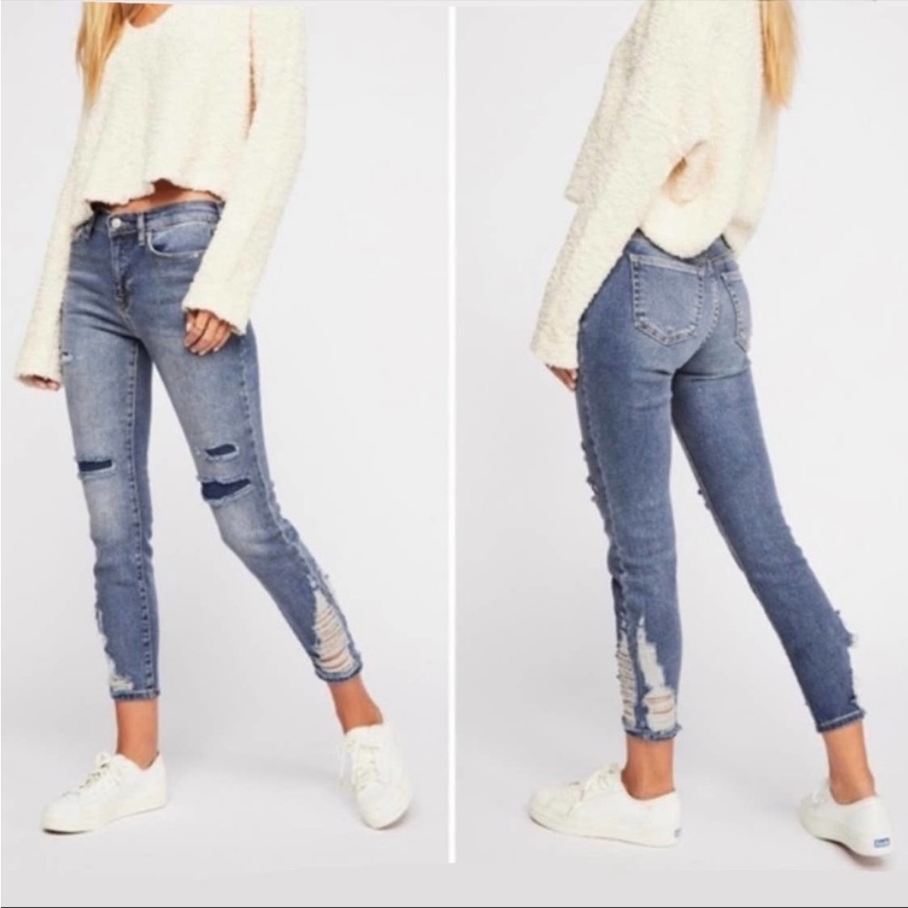 We the Free People Women’s About A Girl Distressed Ripped Denim Jean Size 26 EUC